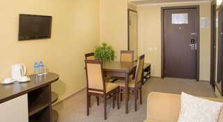 Гостиница Best Western Калуга Калуга Люкс с кроватью размера &quot;king-size&quot; и 2 комнатами-5